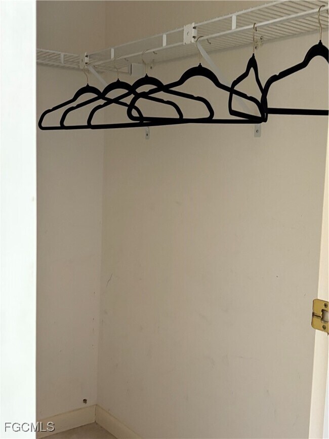 Building Photo - 1005 SW 48th Terrace