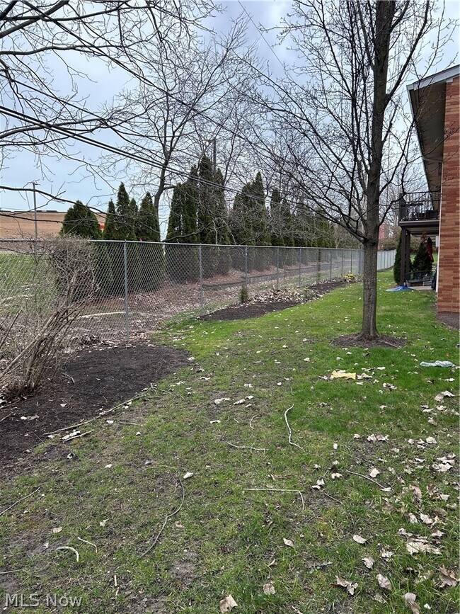 Building Photo - 23875 David Dr