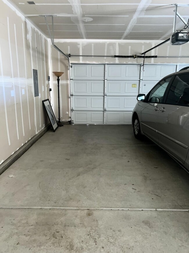 Building Photo - 233 Karen Ave