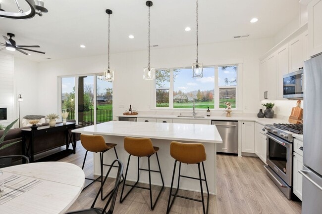 Building Photo - Former Model Home on Golf Course