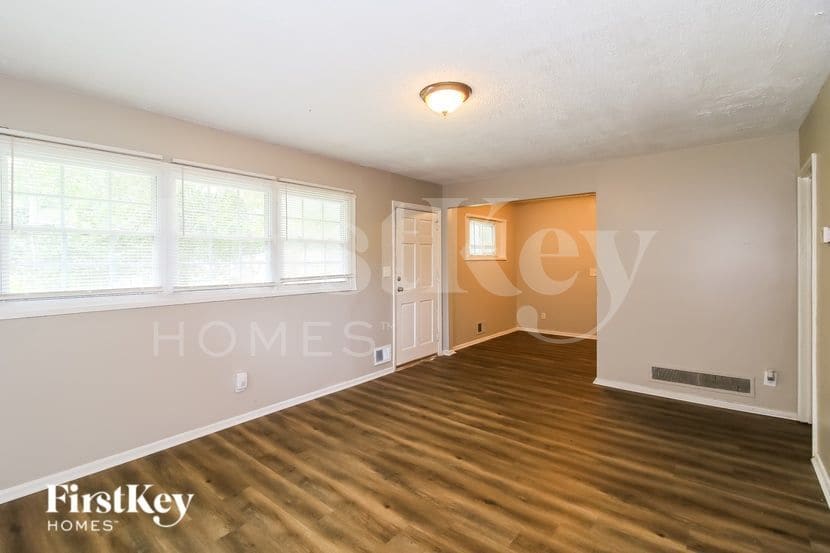 Building Photo - 1836 Evans Dr SW