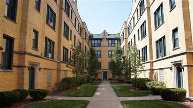 Building Photo - 2332 N Spaulding Ave