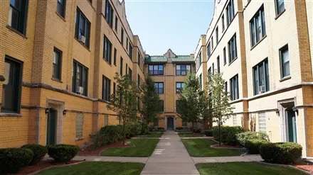 Primary Photo - 2428 N Sawyer Ave