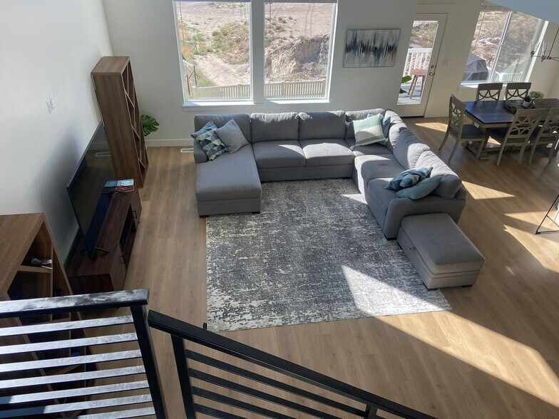 Building Photo - 1307 W Quailhill Rd