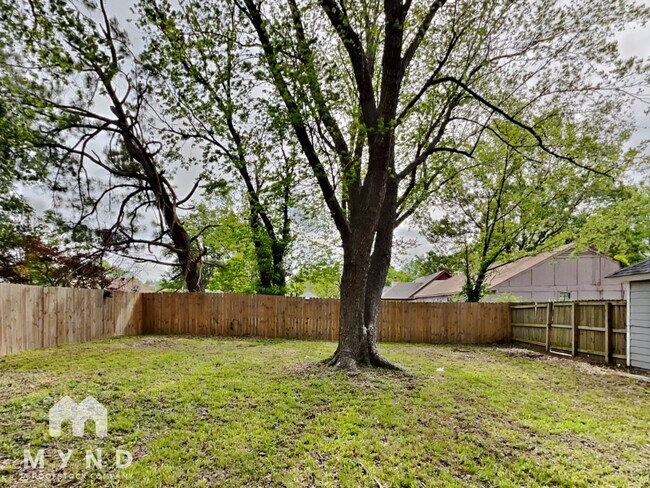 Building Photo - 7256 Rose Trail Dr