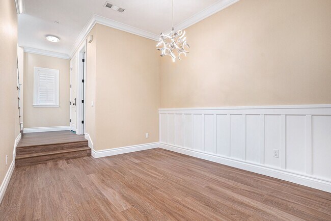 Building Photo - Beautiful Custom Townhouse In Desirable Wa...