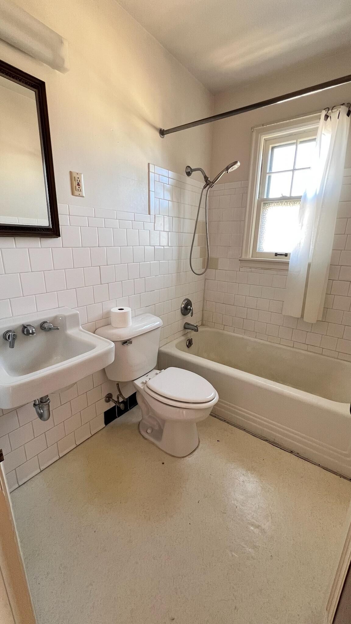 Building Photo - 3123 Atwood Ave