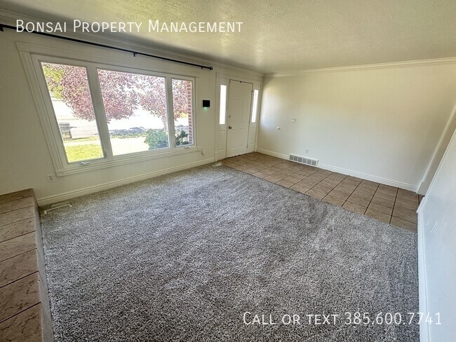 Building Photo - 2291 Longmeadow Dr