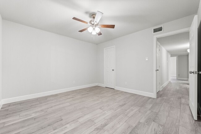Building Photo - 9026 Kempwood Dr
