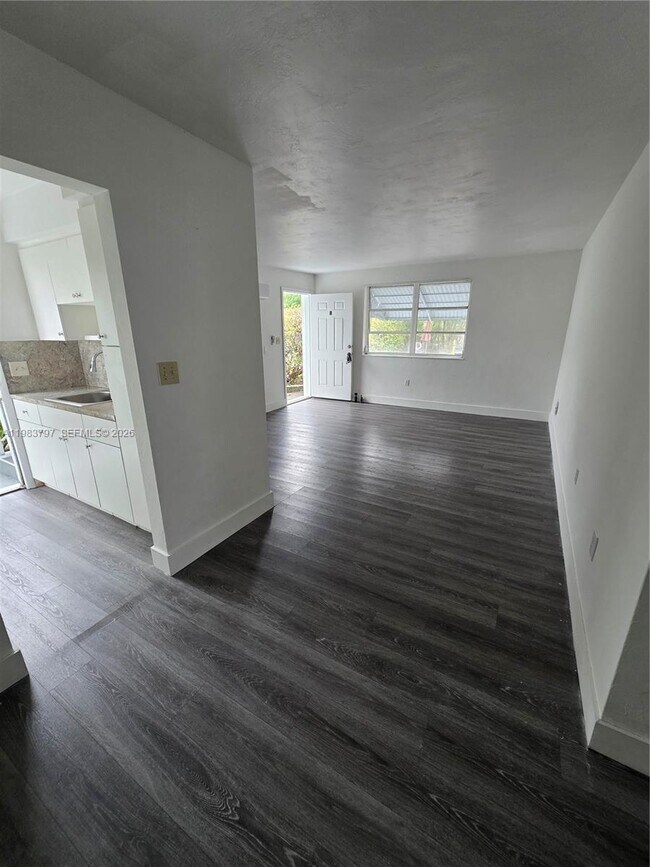 Building Photo - 53 Esplanade Dr