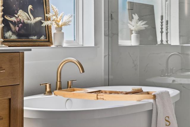 Building Photo - 3320 Crescent Ln