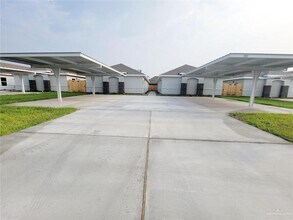 Building Photo - 10 Davenport St