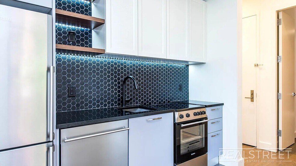 Building Photo - Monitor Street