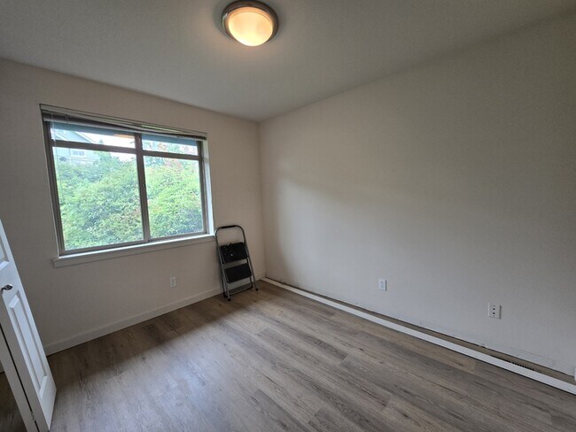 Building Photo - 2184 Yakima Ct