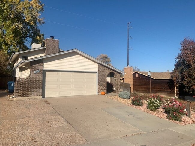 Building Photo - Fantastic 3 bed 2 bath home in Centennial ...