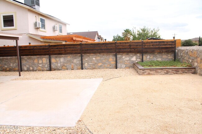 Building Photo - 14313 Island Point Dr