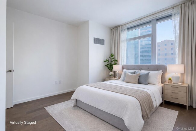 Building Photo - 133-27 39th Ave