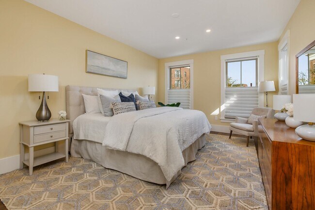 Building Photo - 50 Maplewood Ave