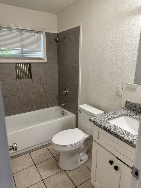 Building Photo - 1324 Cactus Dr