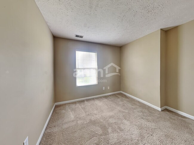 Building Photo - 2315 Hayward Ln