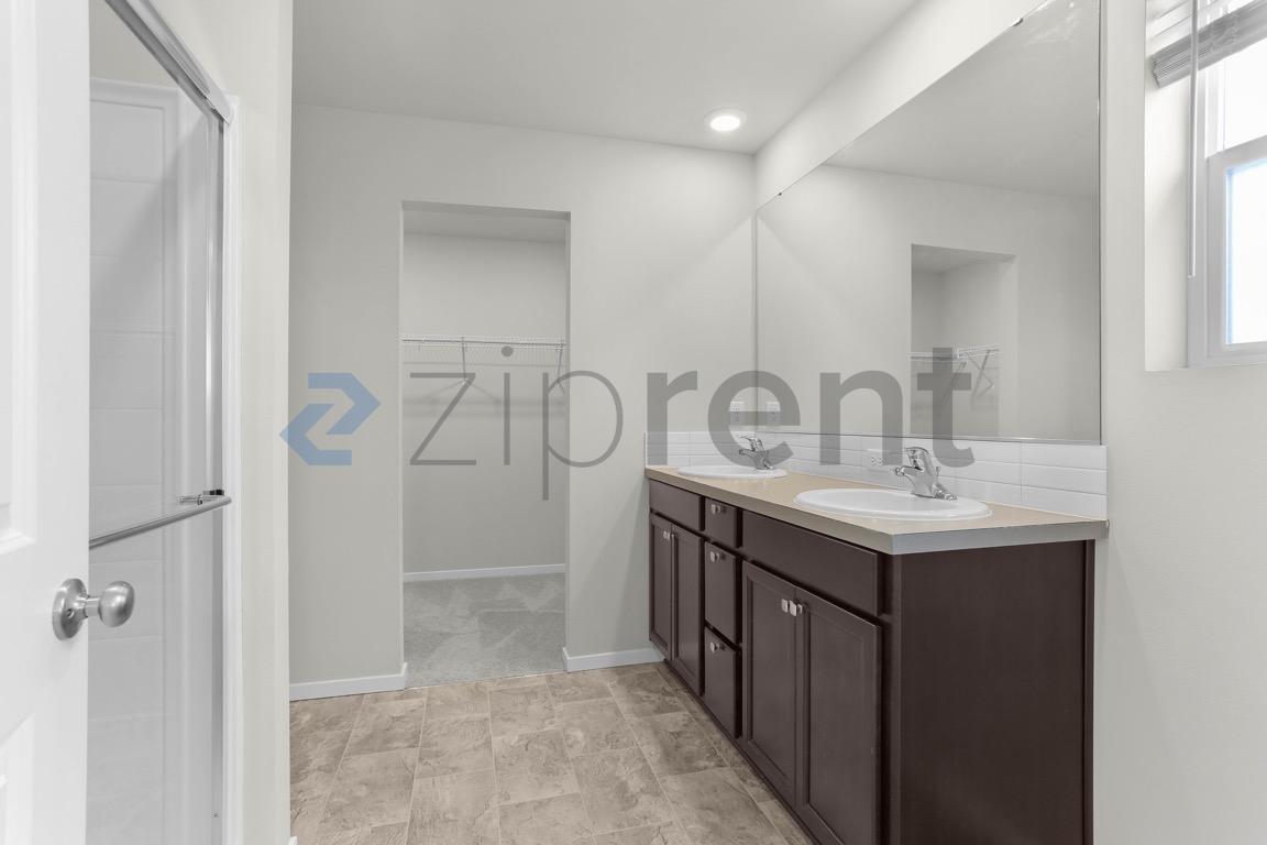 Building Photo - 11013 186th St E