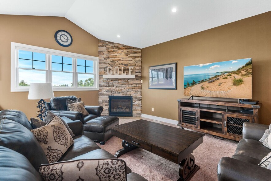 Building Photo - 12534 Old Orchard Trail