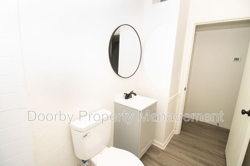 Building Photo - 513 Donaldson Rd