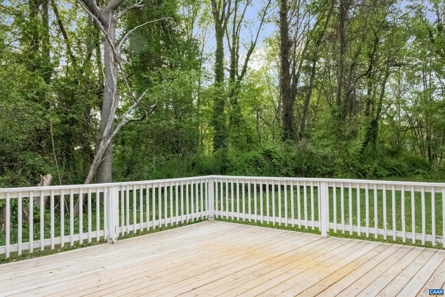 Building Photo - 118 Woodlake Dr