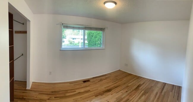 Building Photo - $2,500 Three Bedrooms, Two Baths Home with Private Back Yard, Ready To Lease!