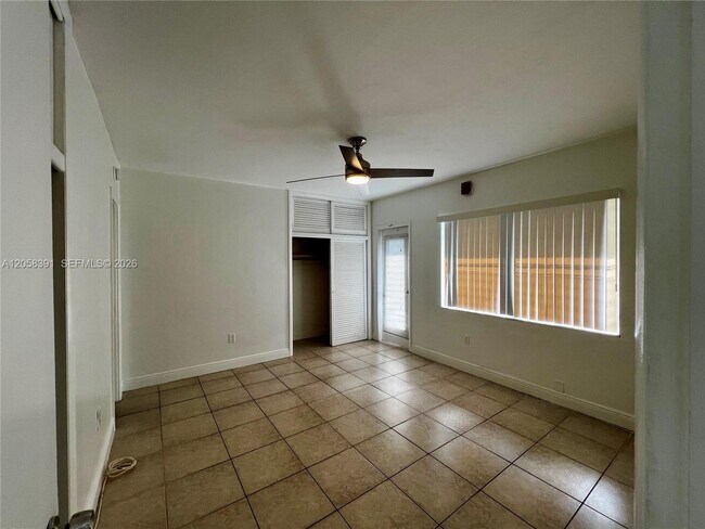 Building Photo - 2072 NE 169th St