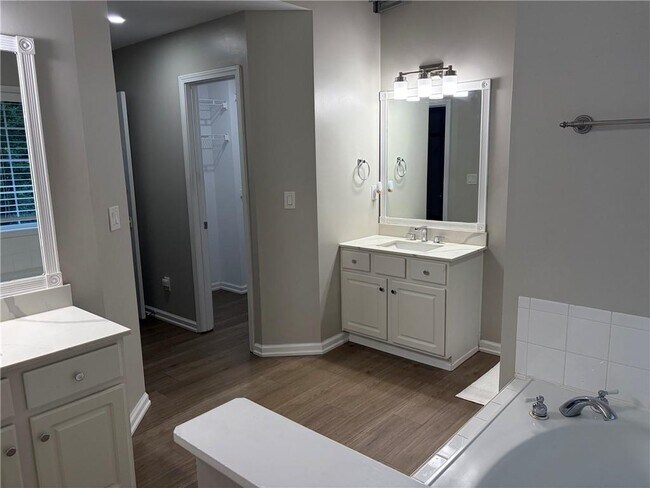Building Photo - 1105 Trumpet Vine Ct SE