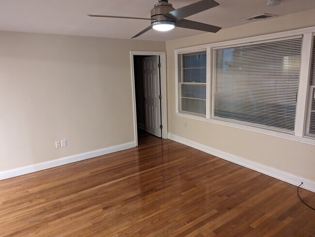 Building Photo - 41 May St