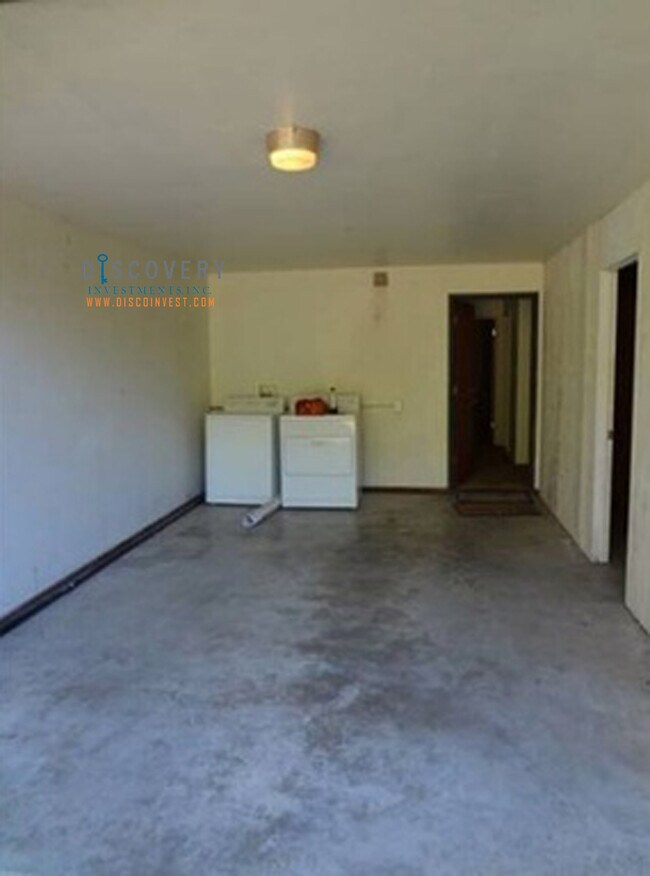 Building Photo - 40 Avon Rd