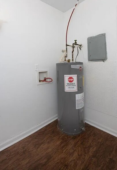 Building Photo - 1704 12th Pl S