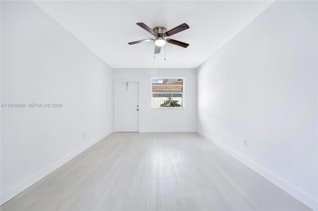 Building Photo - 15991 NE 18th Pl