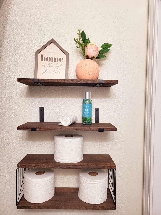 Building Photo - 5260 Collins Rd