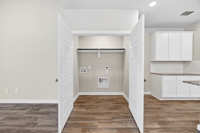Building Photo - 21619 Coral Mist Dr
