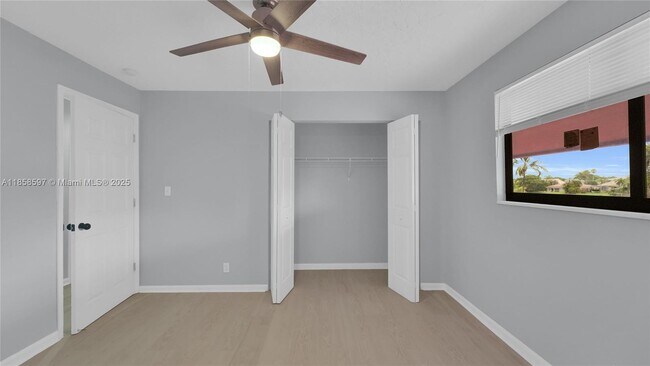 Building Photo - 540 SW 101st Ave