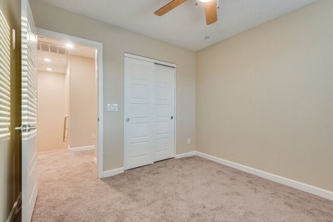 Building Photo - Modern Two-Story Townhome with Stylish Upg...