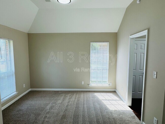 Building Photo - 4025 Oak Shadow Ln