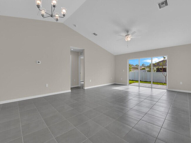 Building Photo - 1110 NW 18th Ave