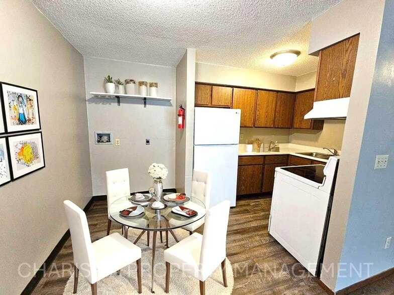 Building Photo - 1005 4th St