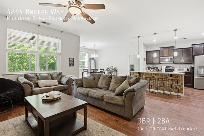 Building Photo - 4864 Breeze Way