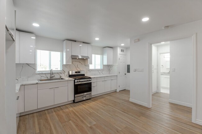 Building Photo - 16730-16730 Crenshaw Blvd