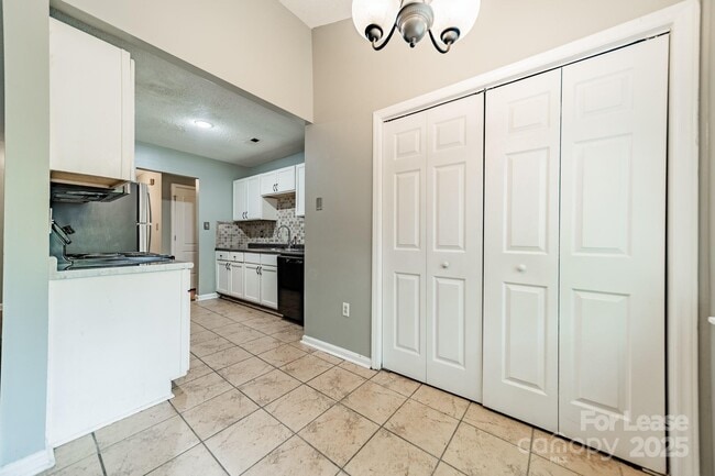 Building Photo - 8027 Sherington Way