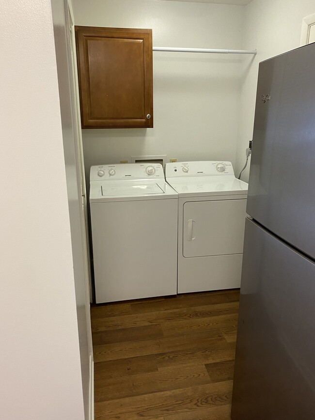 Full size washer and dryer - 632 Northview Ave