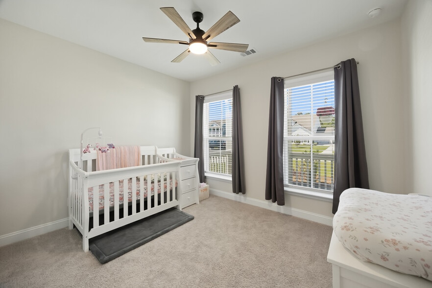 Building Photo - 268 Heron Creek Dr
