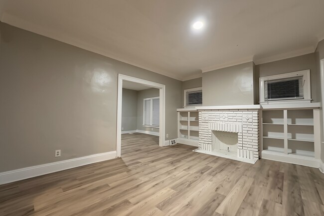 Building Photo - 3341 E 119th St