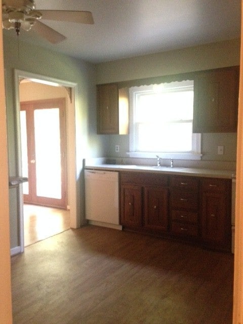 Building Photo - --APPLICATION PENDING CURRENTLY UNAVAILABLE-- 5 BR / 2.5 BA Split Level in Early Settlers Landing...