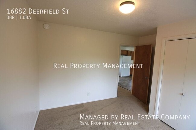 Building Photo - 16882 Deerfield St